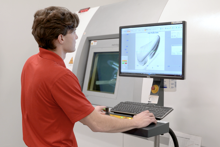 Application Engineer oveseeing CT Scanner